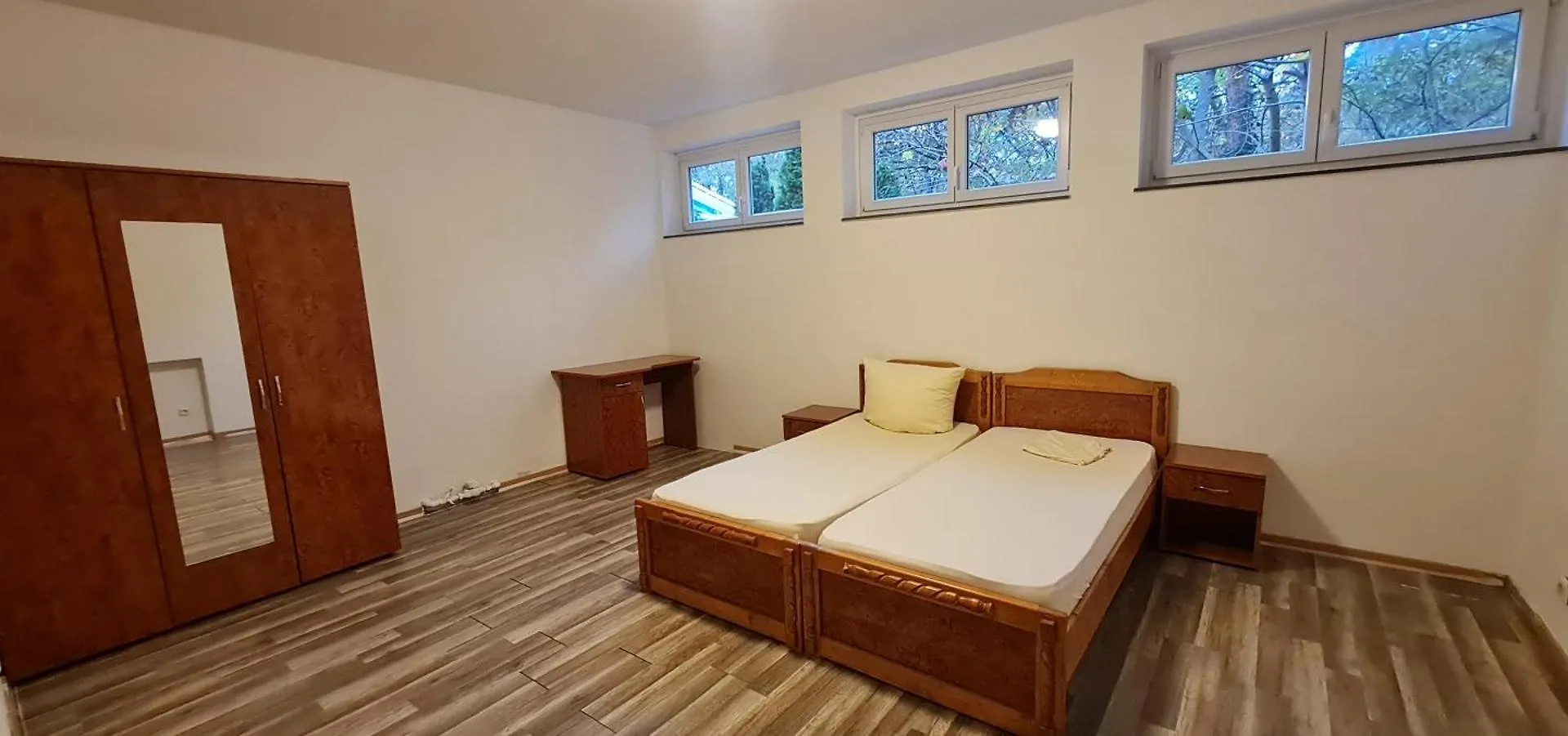 Schoene Hostel Mit Eigene Parking Netflix Youtube Nürnberg
